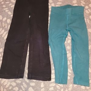 Size 2 toddler leggins one teal color and black